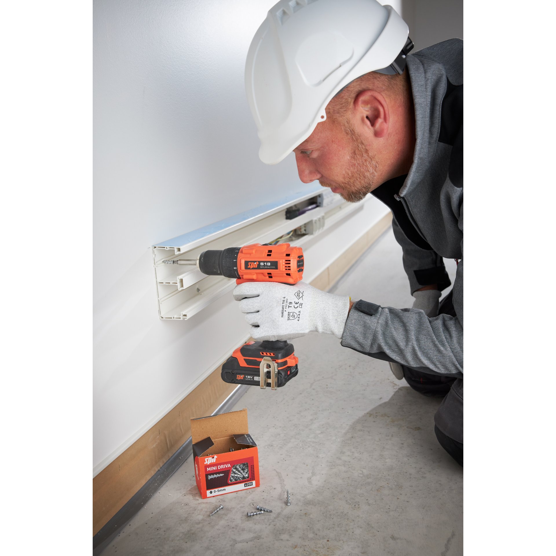 Person, Arbeiter, Schutzhelm, Helm, Elektrische Bohrmaschine