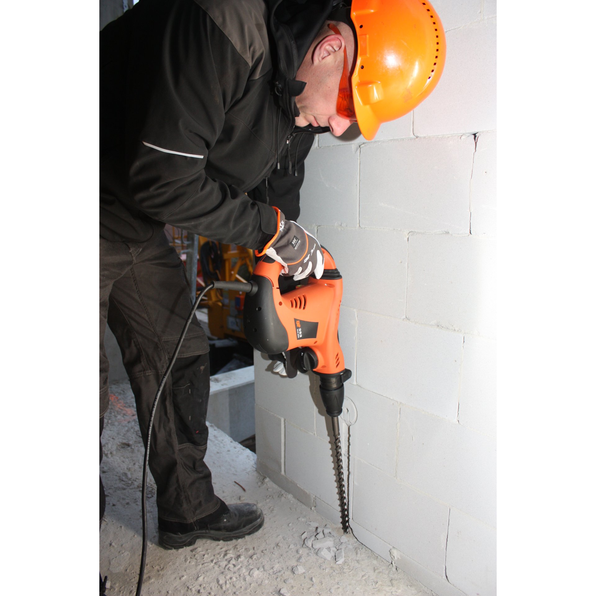 Person, Arbeiter, Elektrische Bohrmaschine, Werkzeug, Schutzhelm