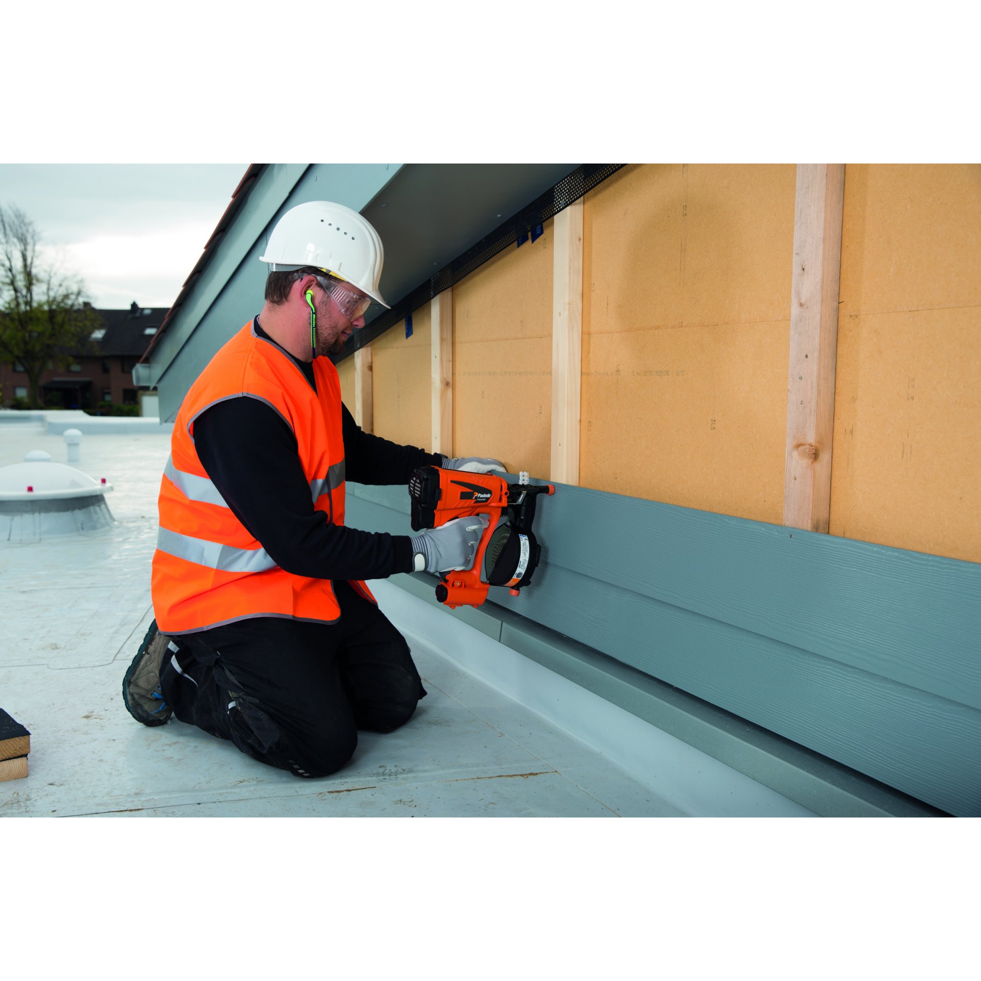 Person, Arbeiter, Elektrische Bohrmaschine, Werkzeug, Innenarchitektur