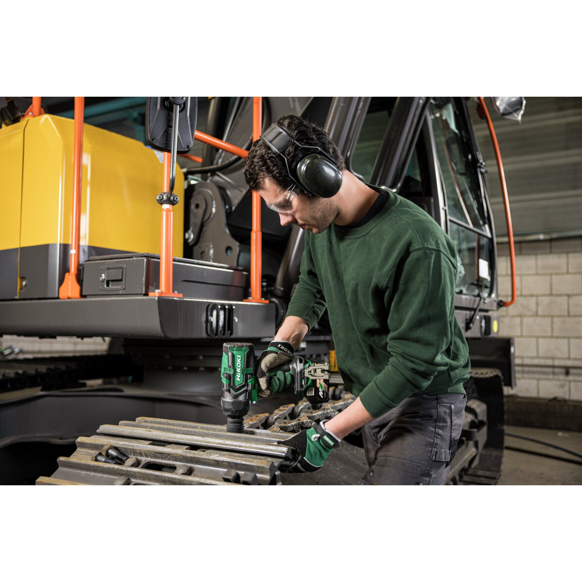 Person, Arbeiter, Fabrik, Herstellung, Elektrische Bohrmaschine