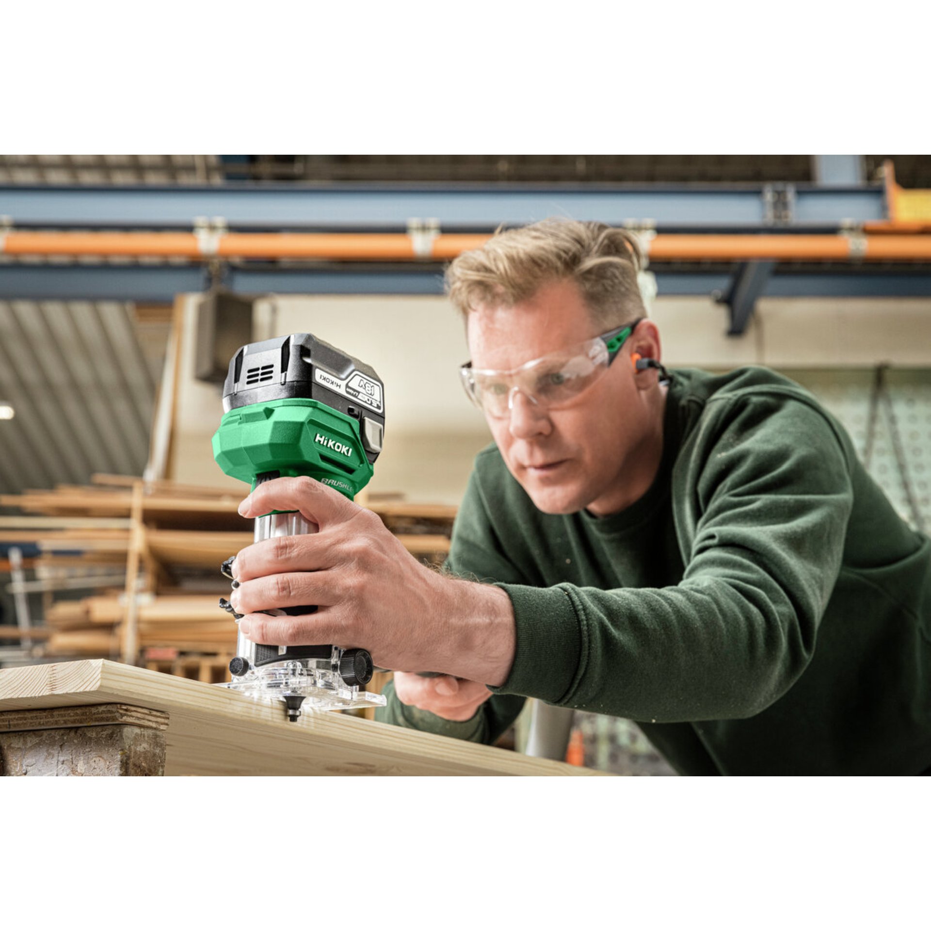 Gerät, Elektrische Bohrmaschine, Werkzeug, Person, Holzbearbeitung