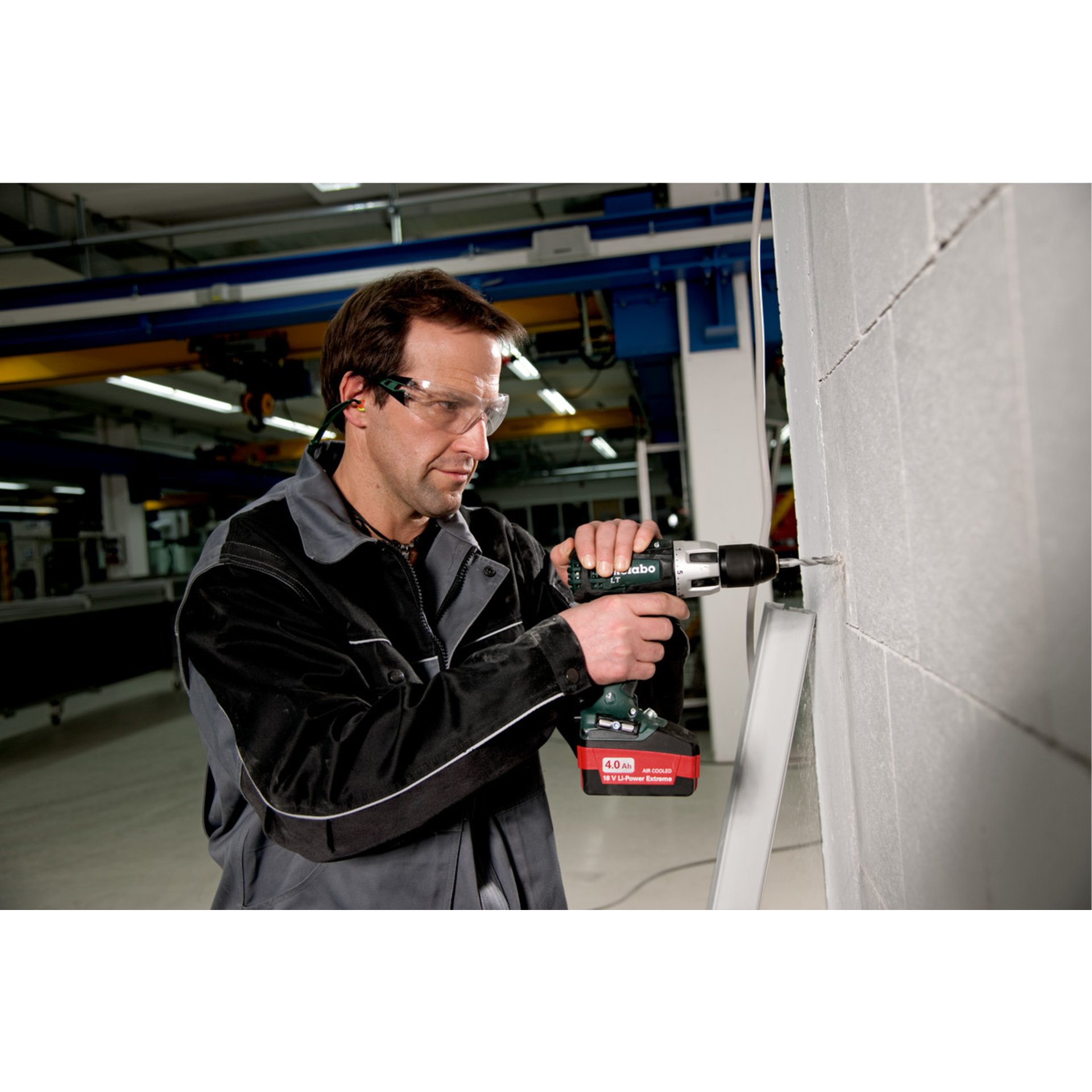 Elektrische Bohrmaschine, Erwachsener, Männlich, Mann, Person