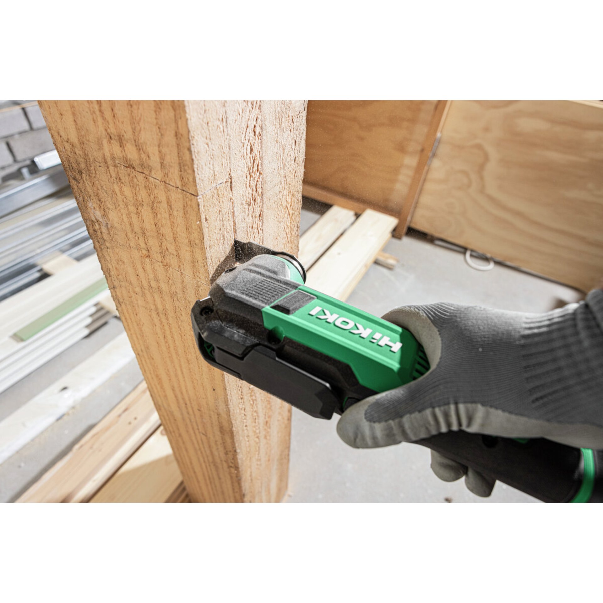 Drinnen, Innenarchitektur, Holz, Sperrholz, Elektrische Bohrmaschine