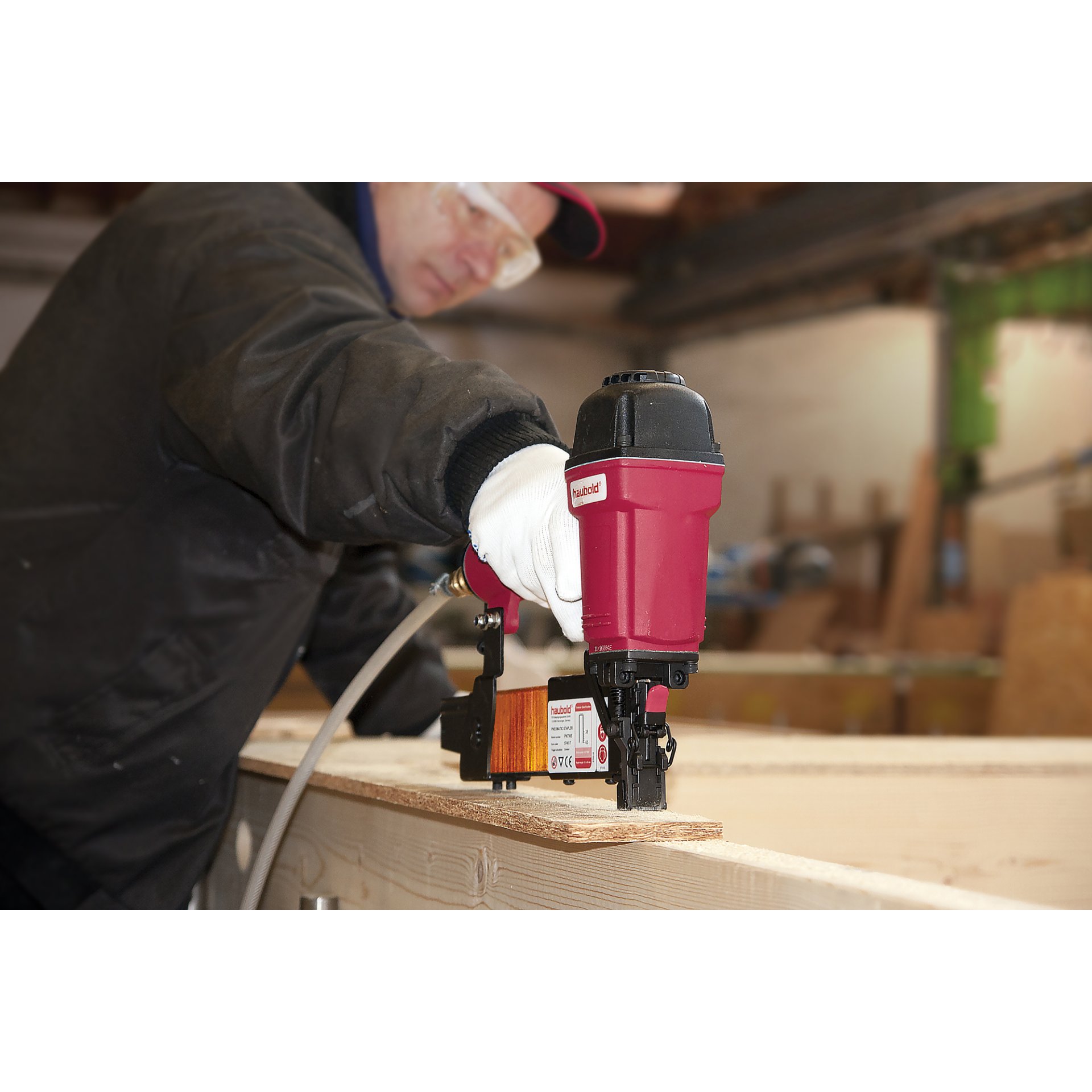 Person, Holzbearbeitung, Elektrische Bohrmaschine, Werkzeug, Innenarchitektur