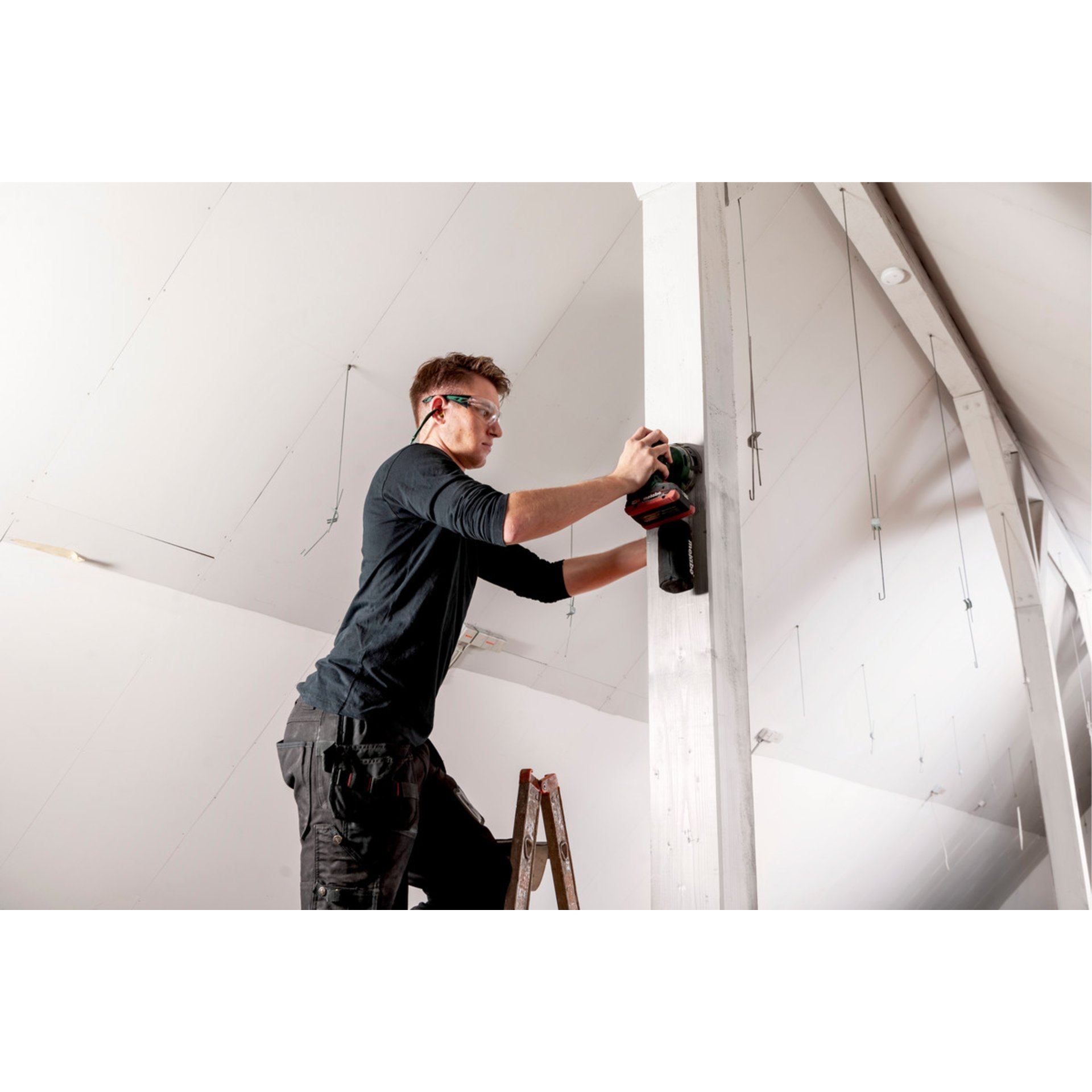 Gerät, Elektrische Bohrmaschine, Werkzeug, Renovierungsarbeiten