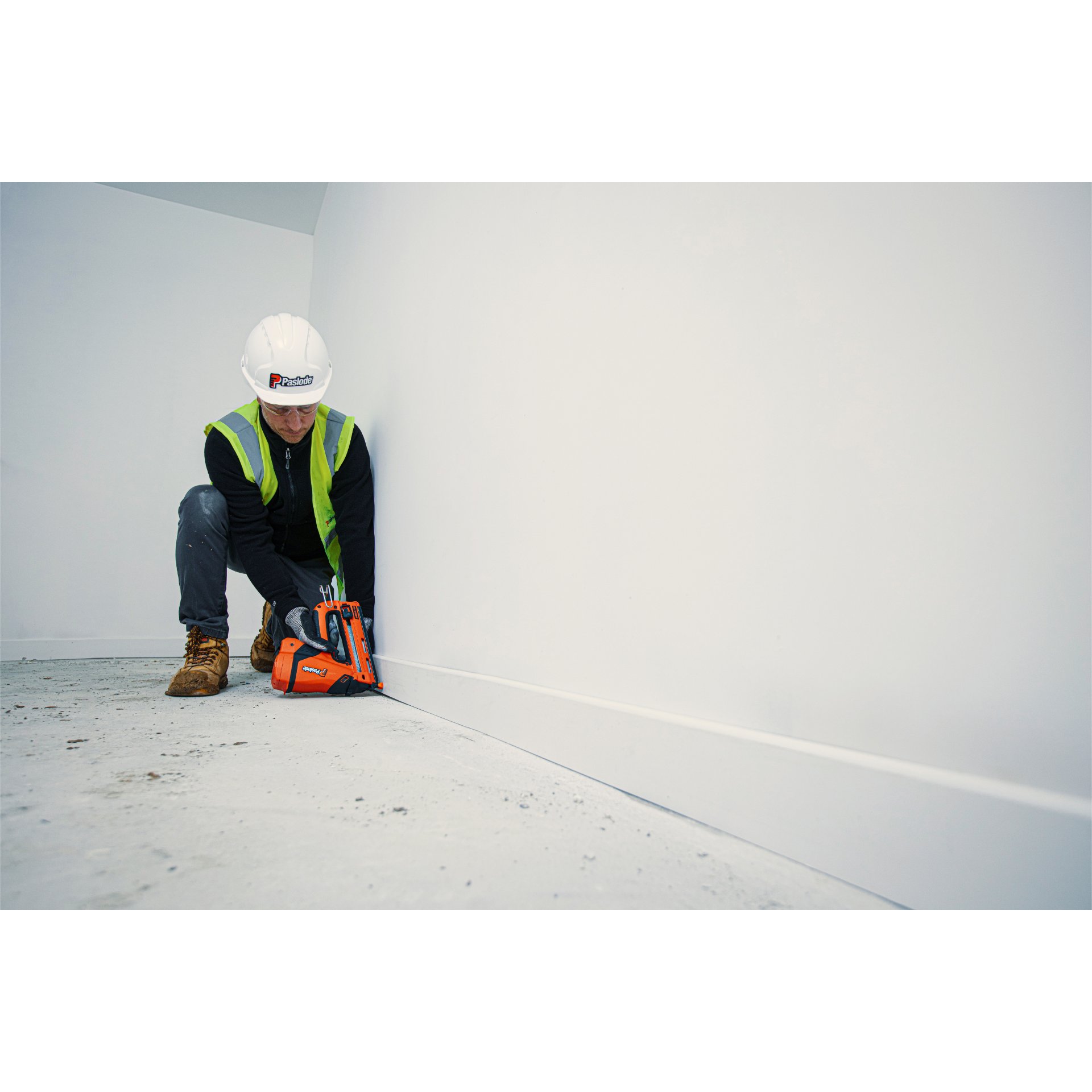 Arbeiter, Schutzhelm, Helm, Sitzen, Schuh